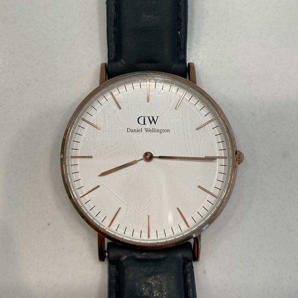Daniel Wellington Watch - Picture 3 of 9